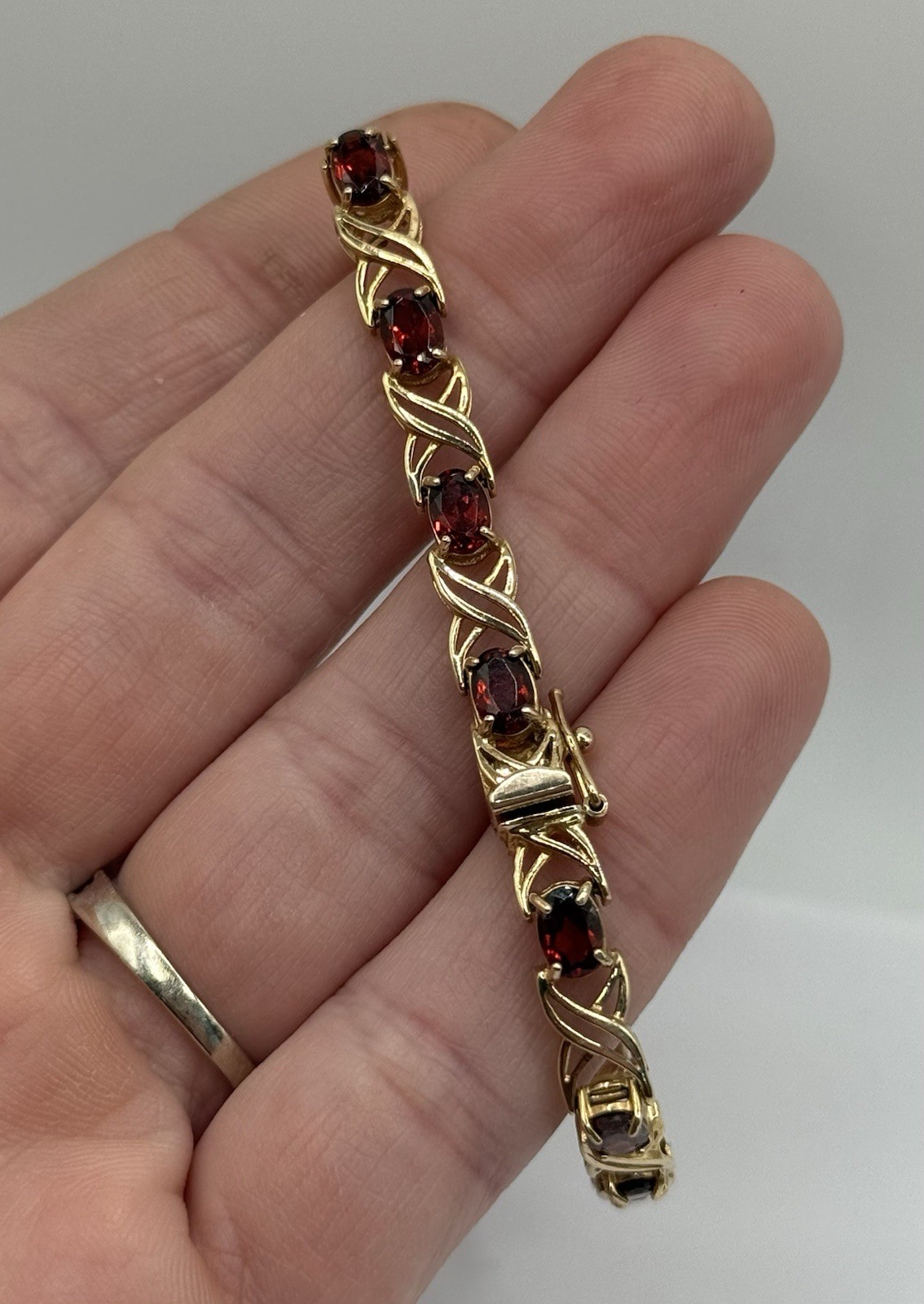 Vintage 10k Yellow Gold Red Garnet Tennis Bracelet 6.75” 9.22g