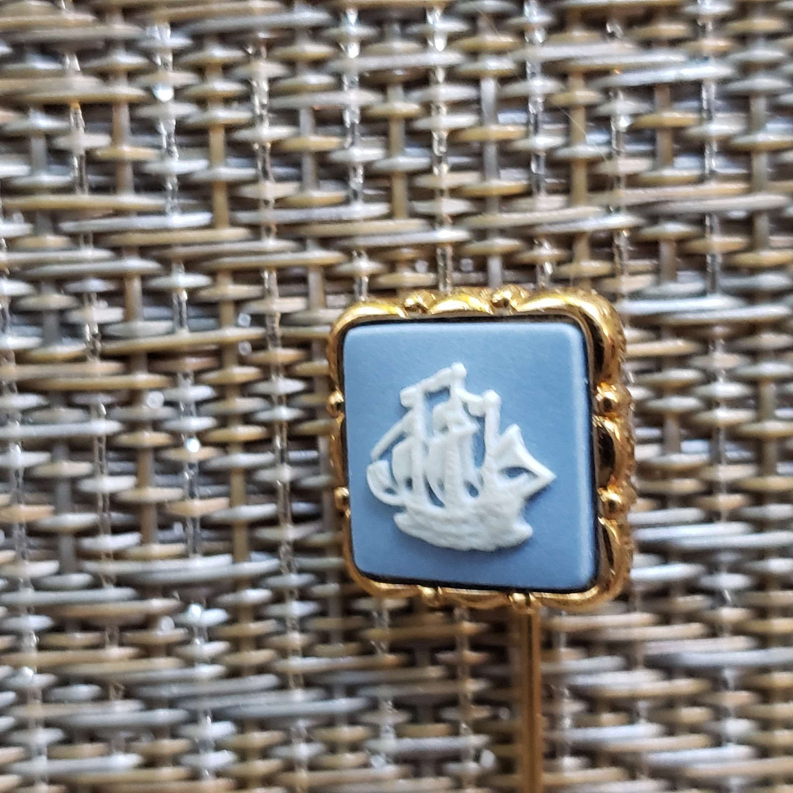 Wedgewood Hat Tie Lapel Pin “The Golden Hind” Sir Francis’ Ship Jasperware