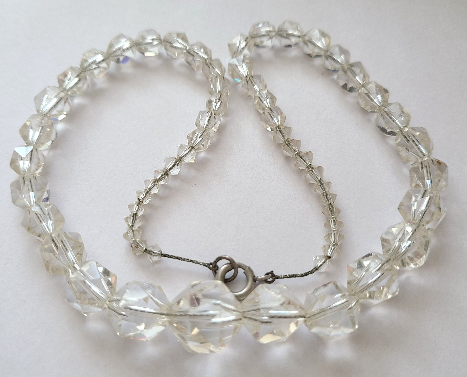 VINTAGE STUNNING CLEAR AURORA BOREALIS FACETED GLASS NECKLACE ON CHAIN