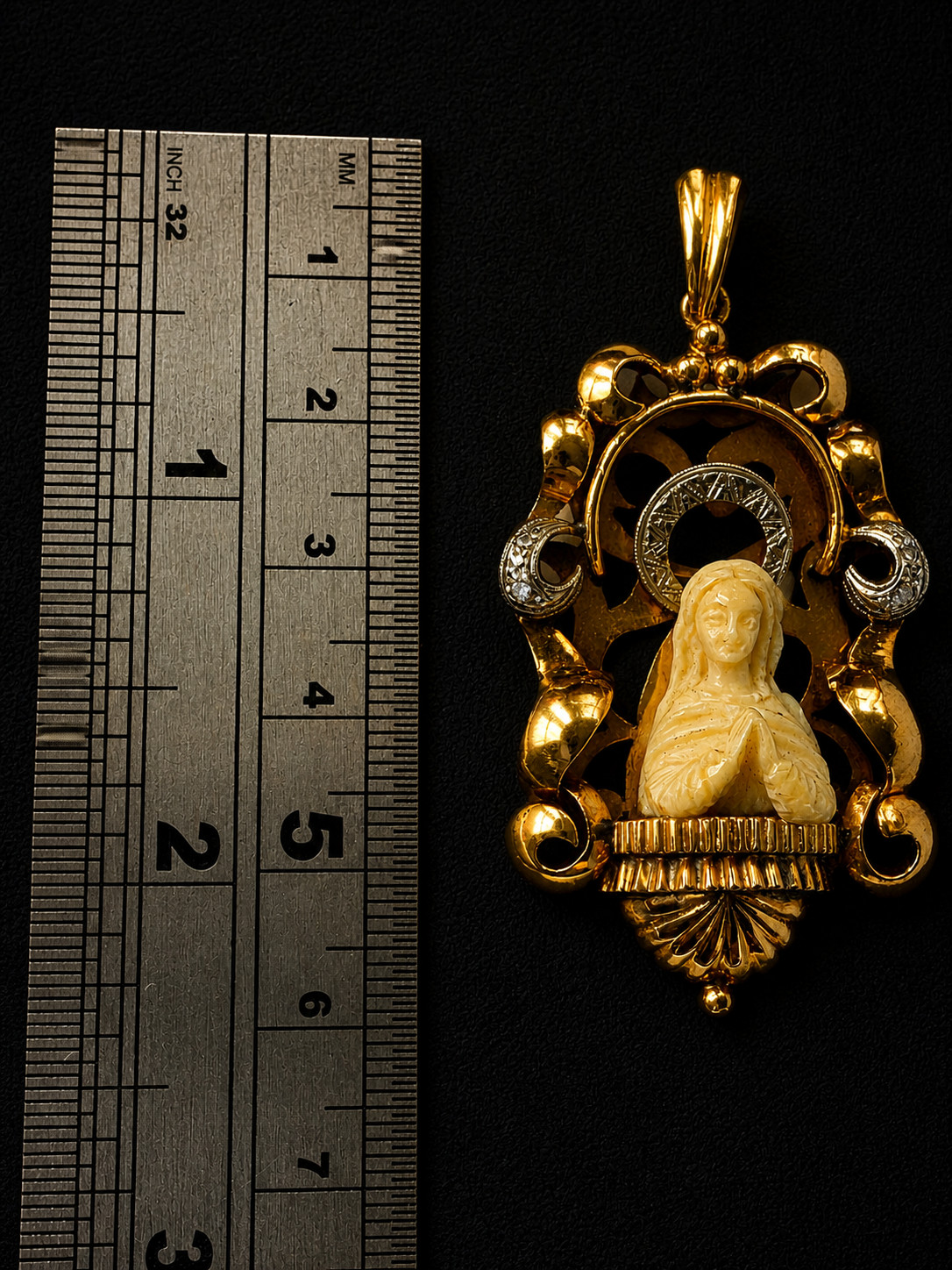 Vintage Virgin Mary Pendant 18K Gold 1930 Art Deco Religious Medal Hand Carved
