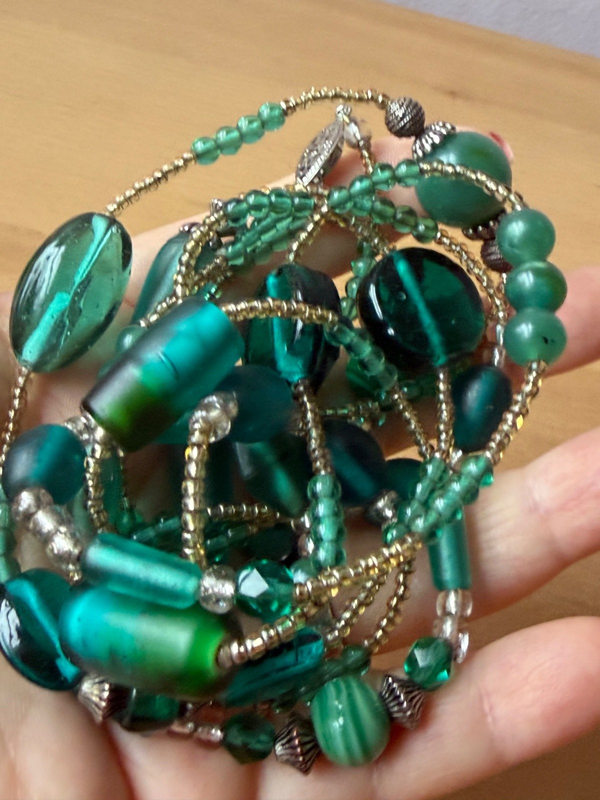 VINTAGE VIVID EMERALD GREEN COLOR MULTISHAPE GLASS BEADS LONG STATEMENT NECKLACE