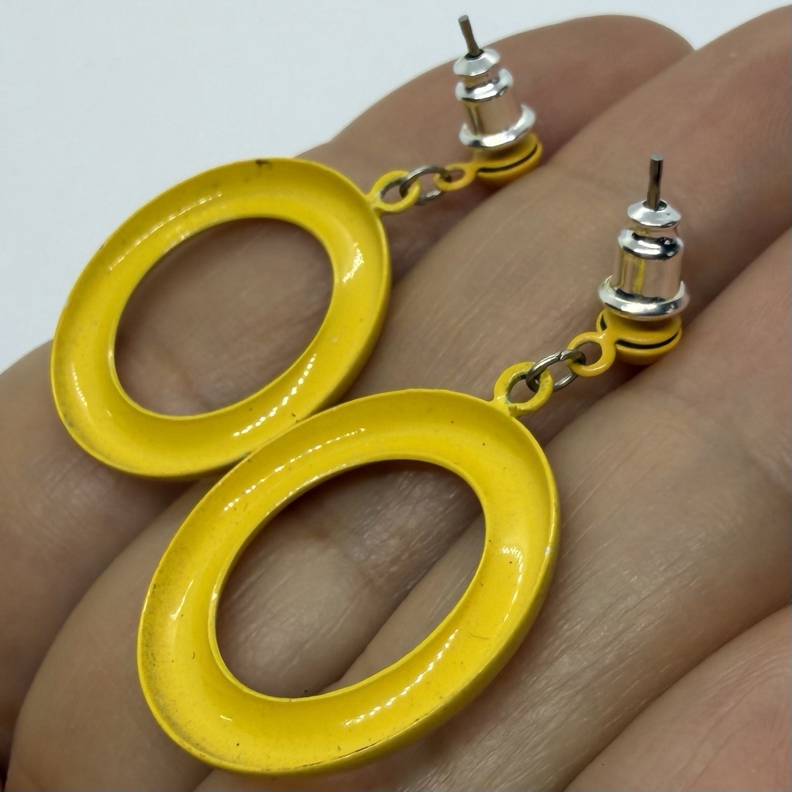 Vtg 70’s Pop Art Solid Yellow Enamel Circle Drop Hoop Door Knocker Earrings Post