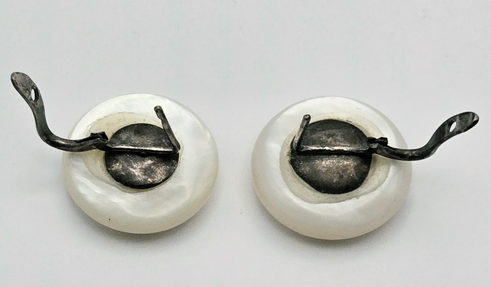 Vintage 1940s Mother of Pearl Iridescent Domed Button Screw-Back Earrings
