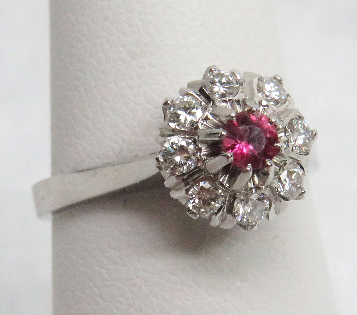 WONDERFUL 18K WHITE GOLD RED RUBY & 0.35ct DIAMOND RING SIZE 6