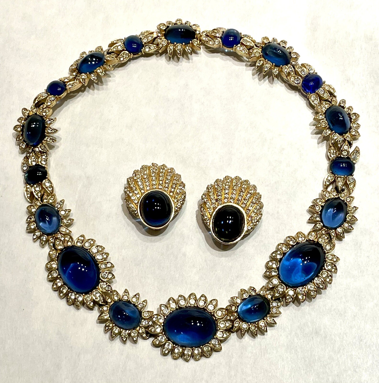 Vintage CINER Gripoix Glass Cabochon Rhinestone Gold Tone Necklace Earrings Set