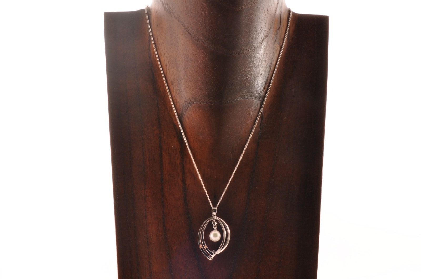 Near mint Japan brand “MIKIMOTO” Akoya pearl pendant 925 silver (total 18.7ct).