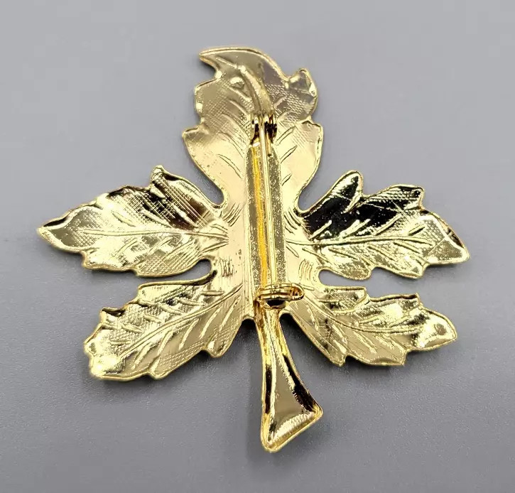 Vintage Gold Tone Metal Autumn Leaf Leaves Fashion Jewelry Brooch Pin Not Signed