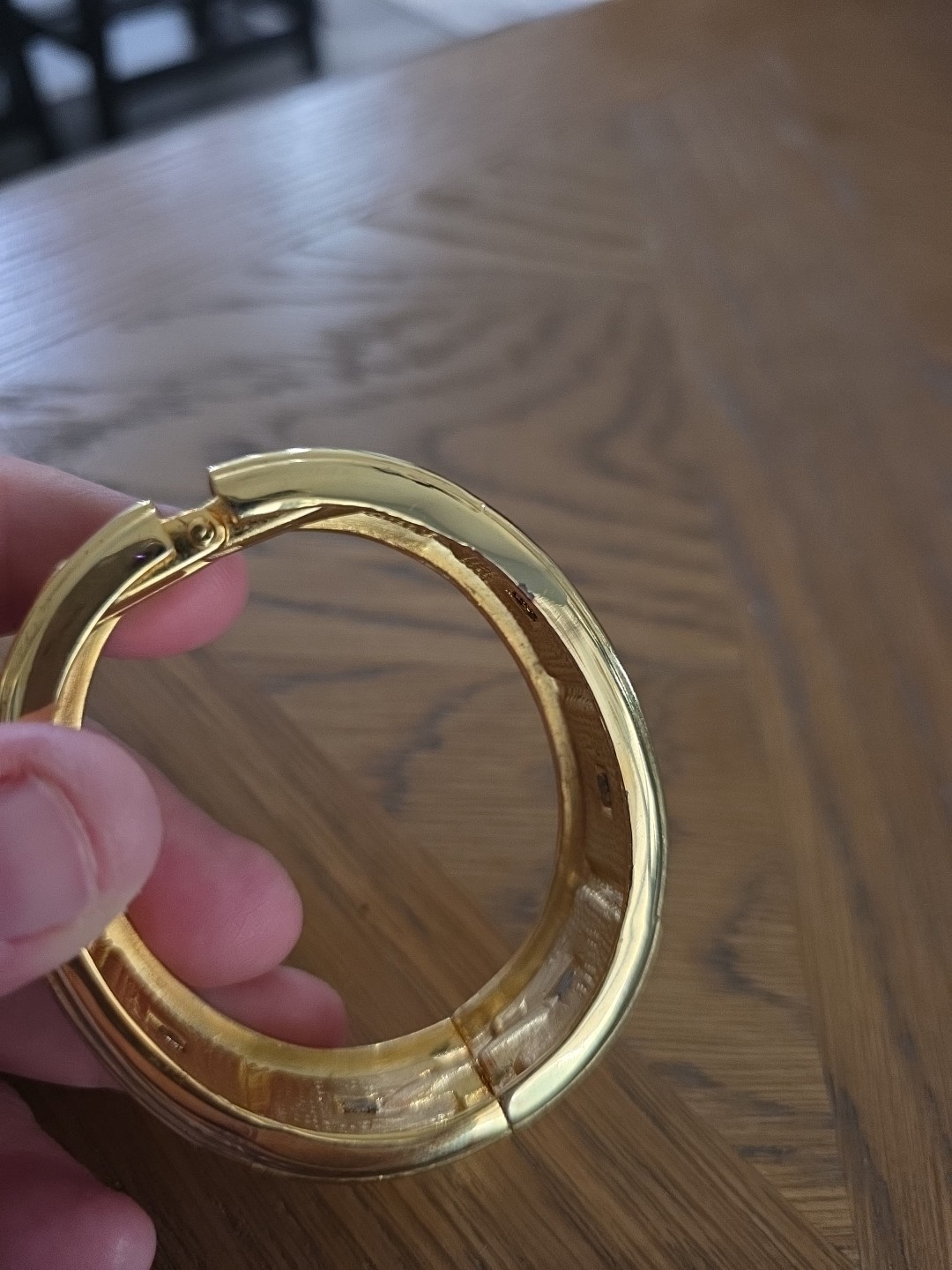 Vtg Gold Toned Hinged Mid Century Bangle Bracelet W/twin Ring Design. See Pics