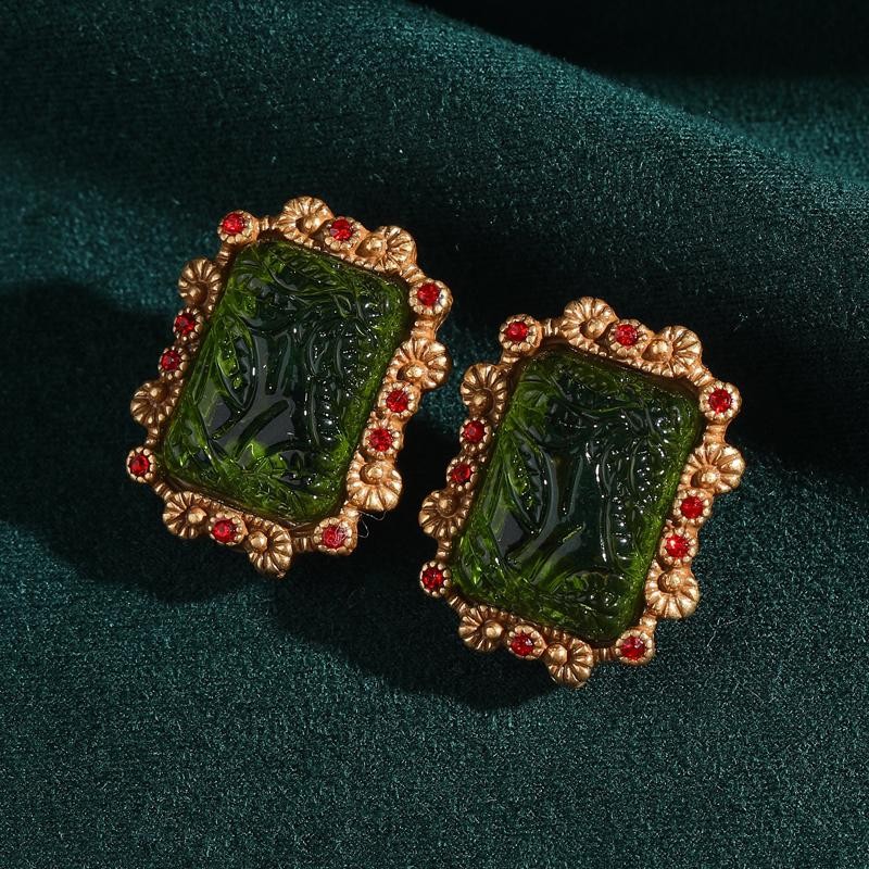 Vintage Green Glass Gold Stud Earrings Palace Relief Wedding Charm Jewelry 2025