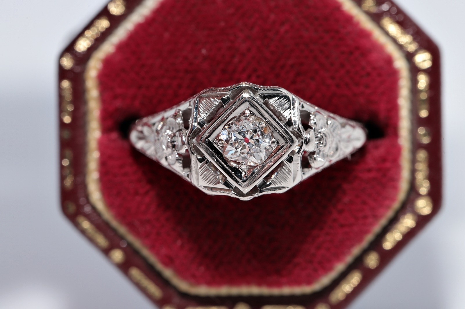 Antique Circa 1920s Handcrafted Art Deco 18k Gold Natural Diamond Ring