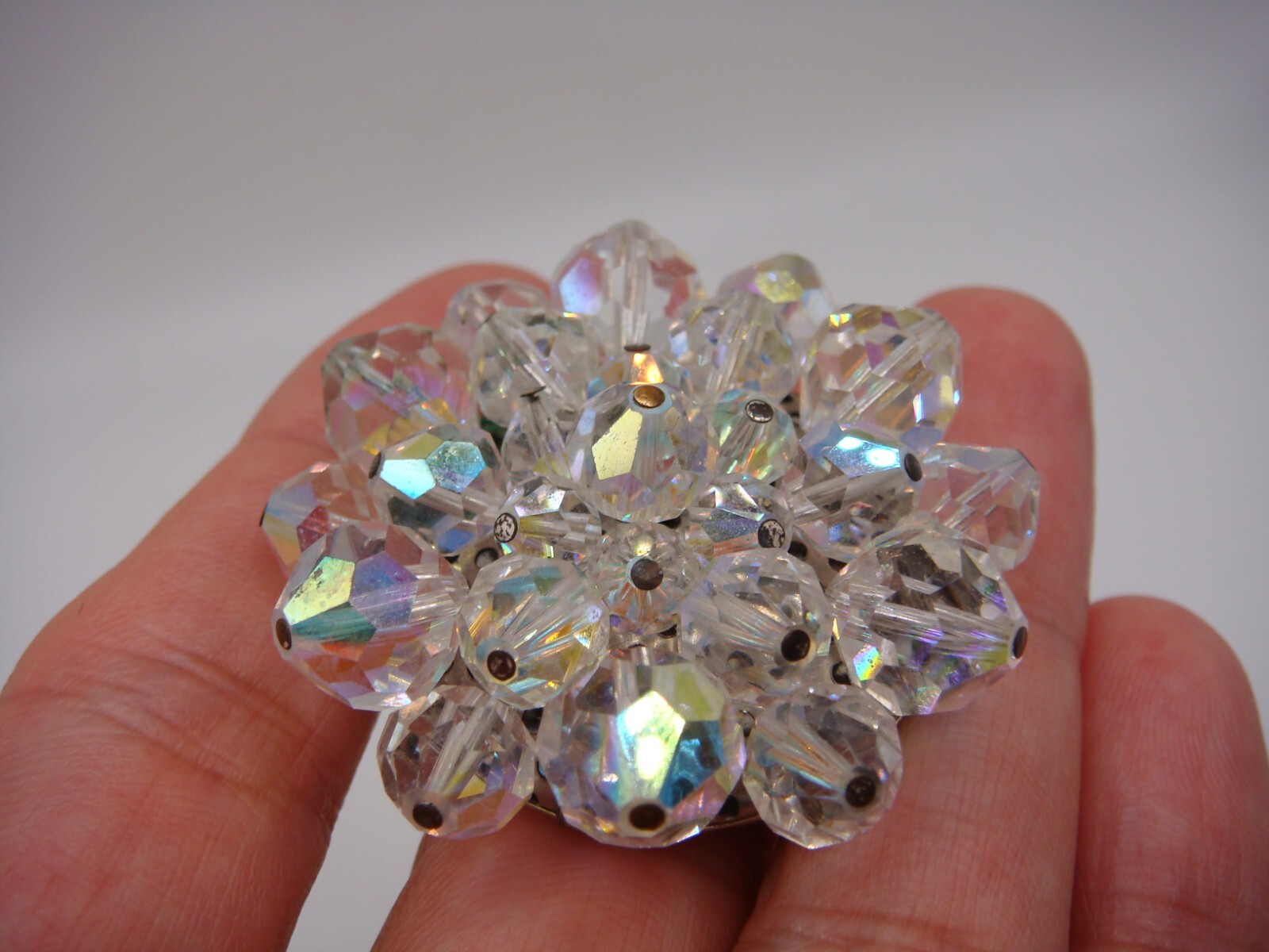 VINTAGE AURORA BOREALIS BEAD CLUSTER ROUND PIN BROOCH ESTATE