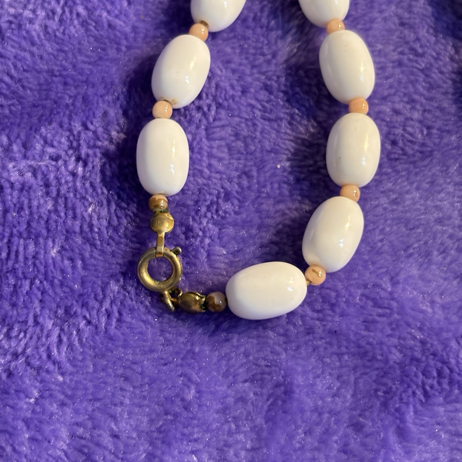 24” Vintage White Beaded Plastic Necklace Spring Ring Closure Fashion Jewelry
