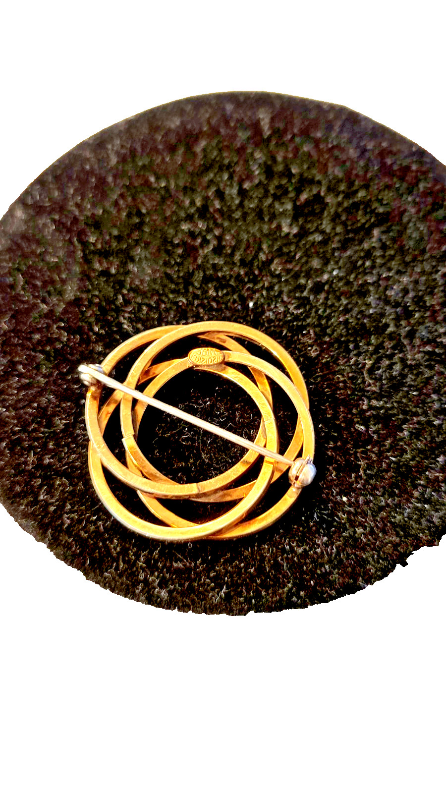 Vintage love knot circle pin 1+1/4″ marked 1/20 gold filled WRF used good cond.
