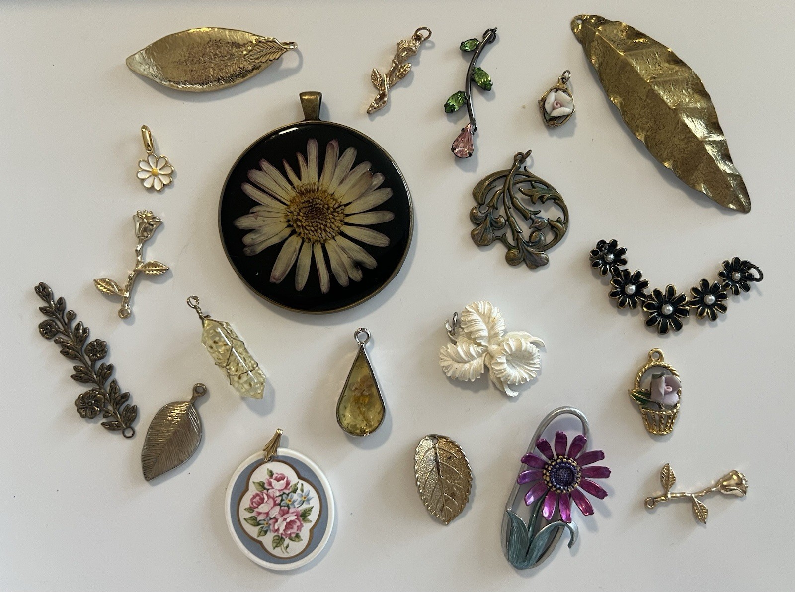 Pendant Charm Lot Resin, Metal, Enamel Flowers Leaves Jewelry Gold & Silver Tone