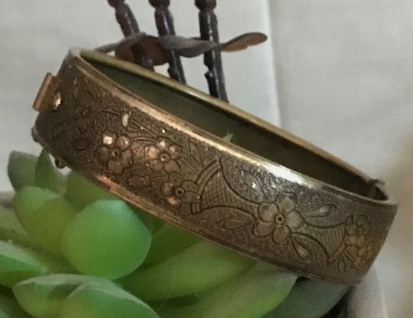 Stunning Vintage 1930’s Ornate Brass Floral Pattern Open Hinged Cuff Bracelet