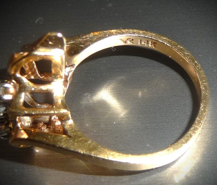 GORGEOUS ESTATE VINTAGE DESIGNER VR 14K YELLOW GOLD DIAMOND CLUSTER RING!