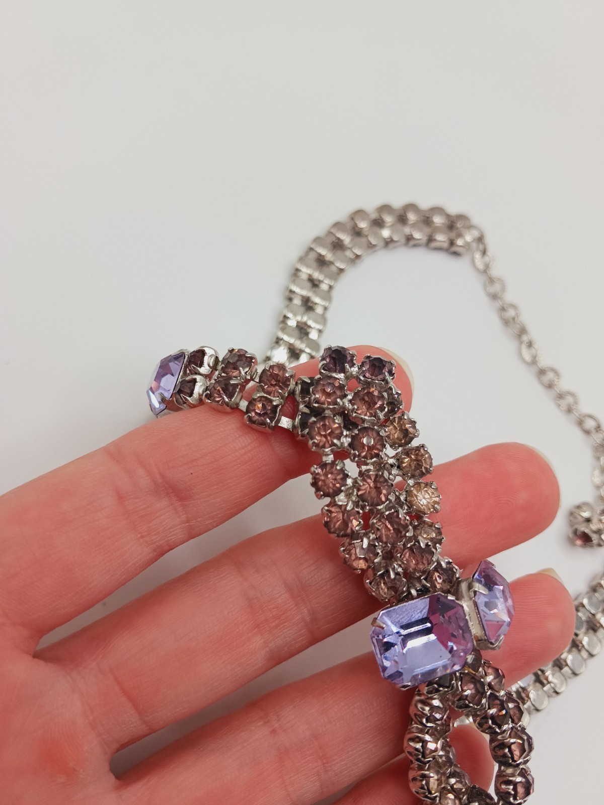 Vintage Blue Violet Purple Alexandrite lilac Rhinestone Bow Necklace silver tone