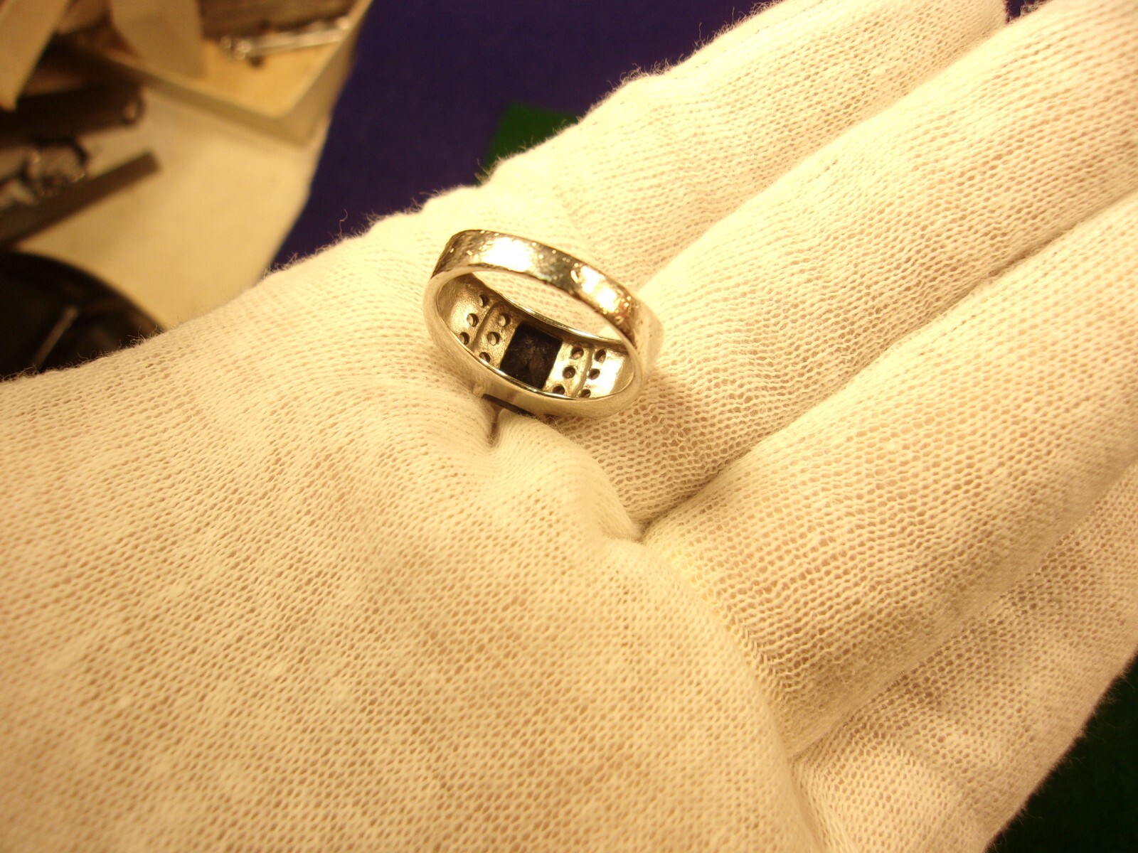 VERY PRETTY OLD VTG LADY’S STERLING SLVER, LAB CREATED SAPPHIRE & CZ ACCENT RING