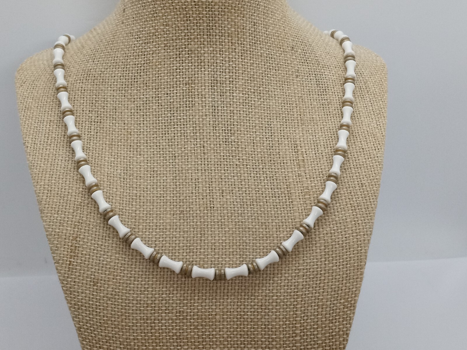 MONET VTG Signed Gold Tone White Milk Glass Bamboo Beaded Necklace Sister Clasp