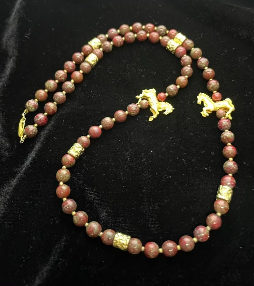 Horse Charms Necklace Gold Tone Metal Red Marbled Glass Beads Equestrian 26″