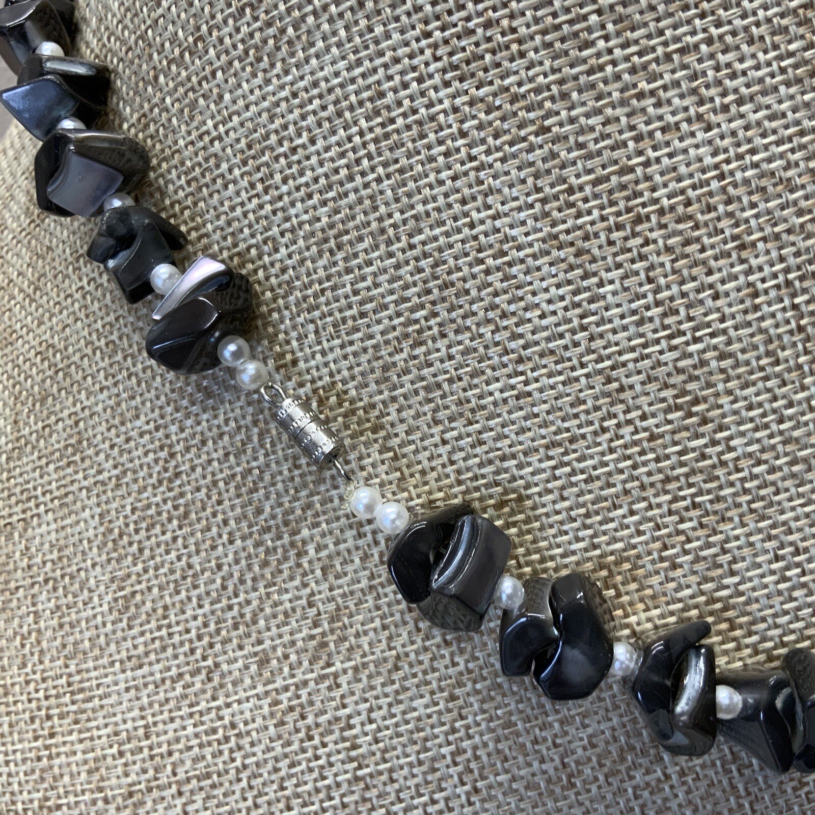 Vintage gray shell mother of pearl and pearl beaded necklace