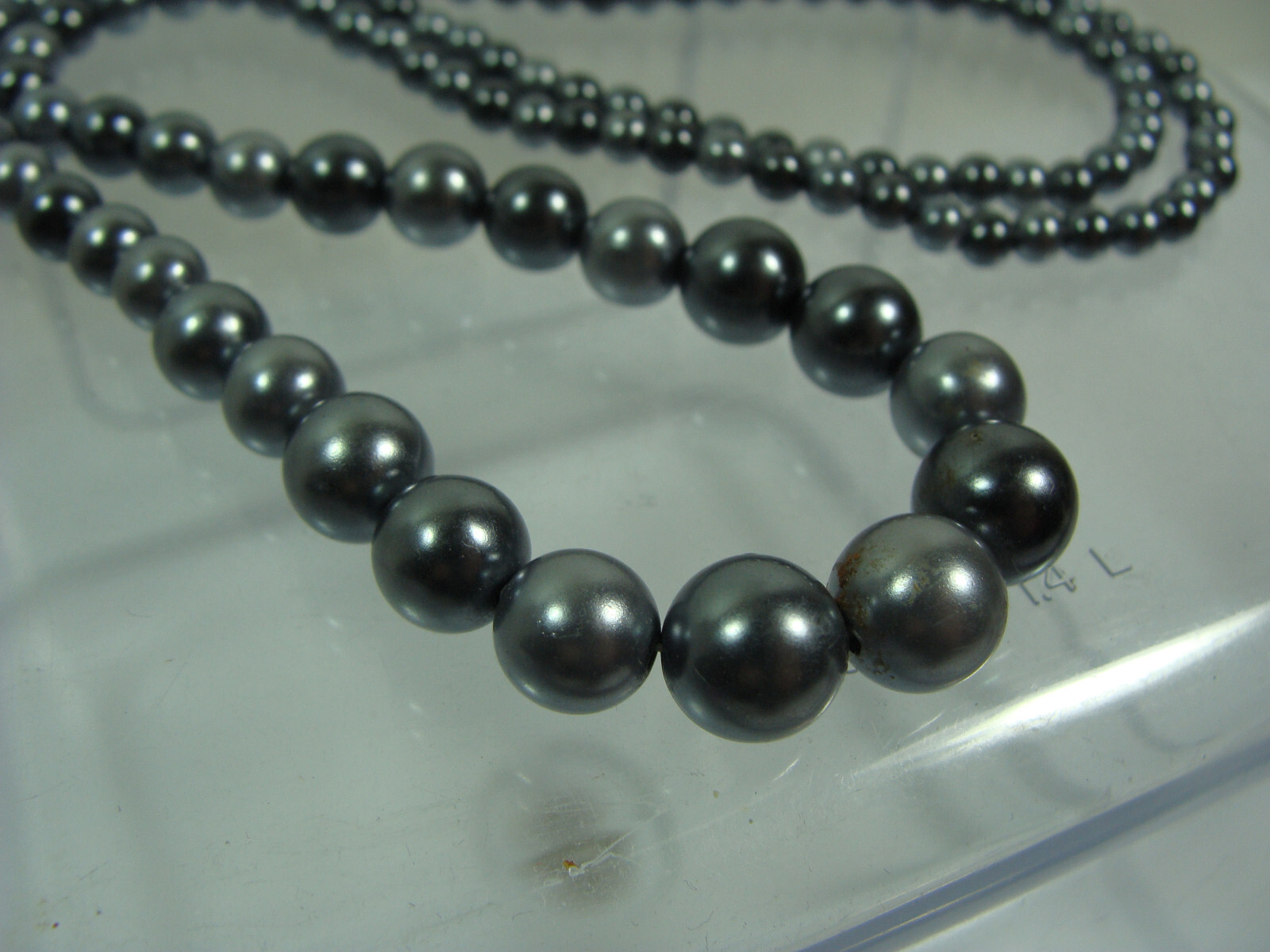 Vtg 2 Tone Gray Faux Pearls Hand Knot Tied Graduating String 27″ Long Necklace