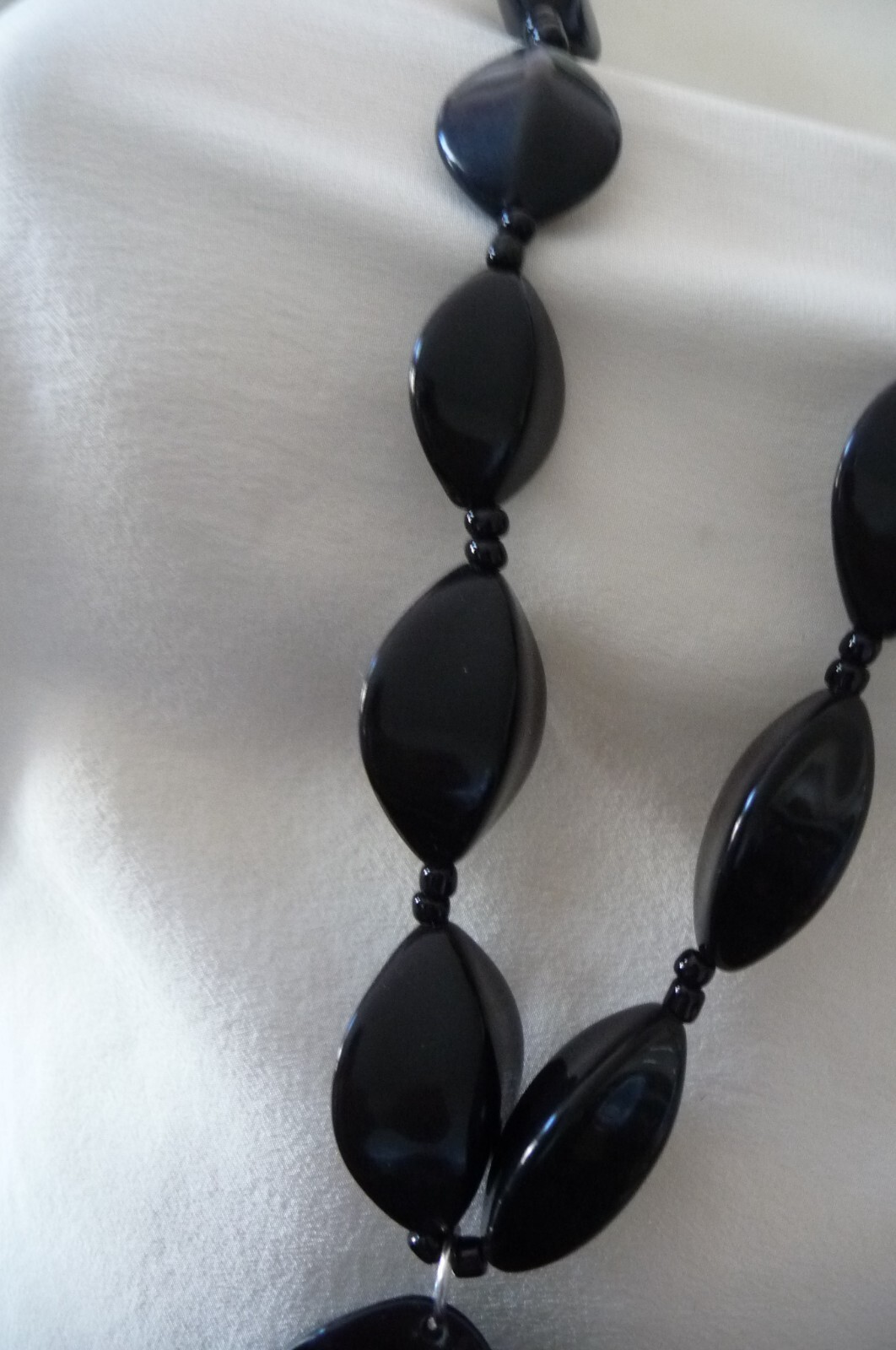 #810A NECKLACE 15″L BY GWEN BLACK BEADS w LARGE 2 3/4″ R BLACK FLOWER PENDANT