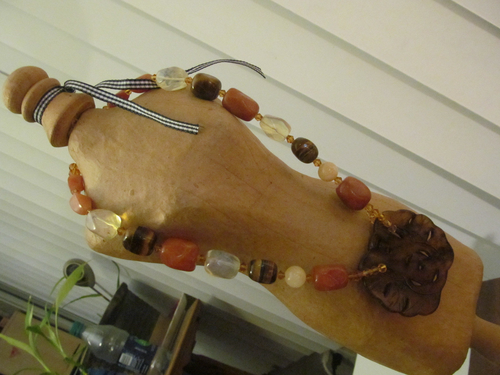 Silver tone Jade Agate Tiger’s Eye Gemstone Bead Beaded Carvd Pendant Necklace