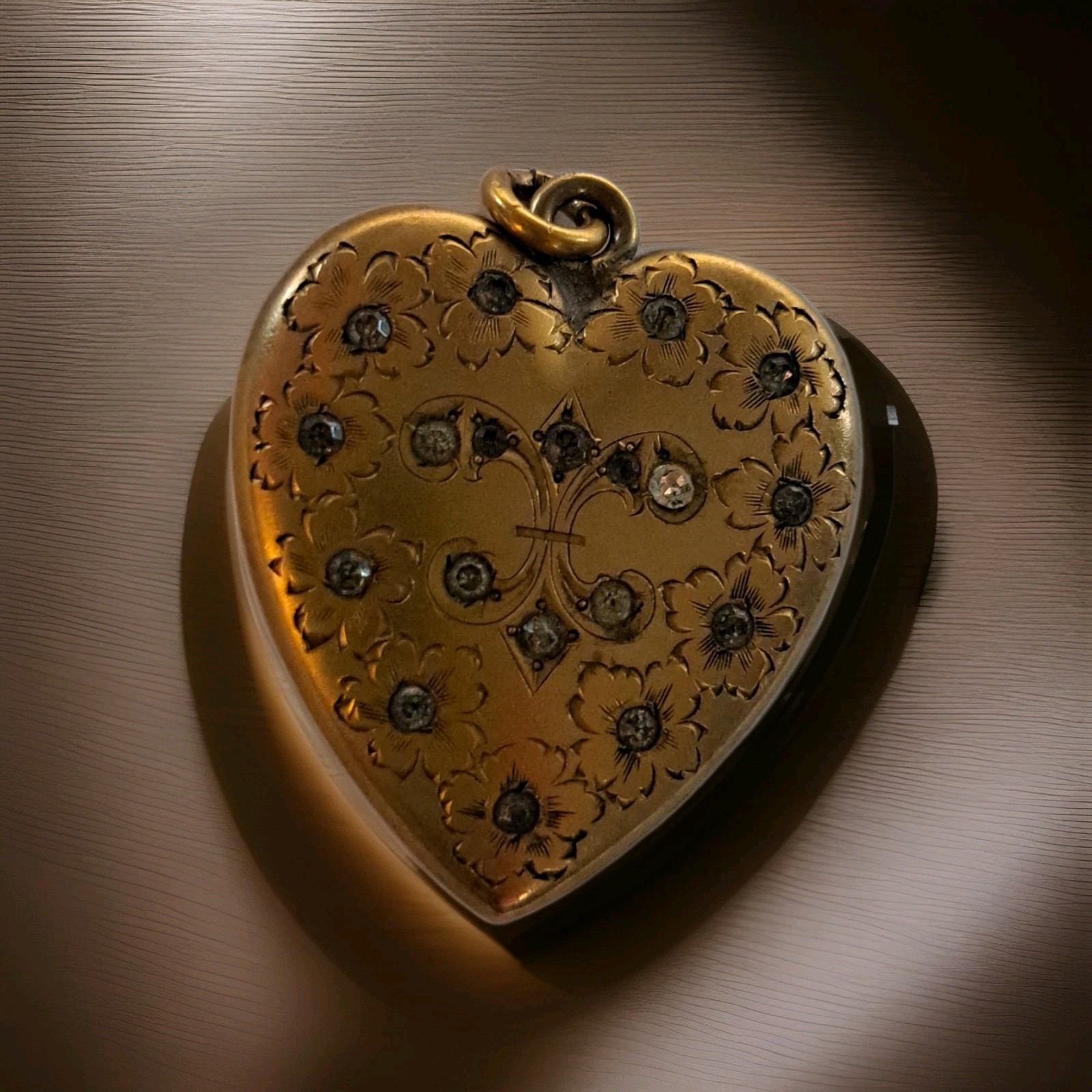 Antique Victorian S&B Co. Etched Gold Filled Starburst Fleur De Lis Heart Locket