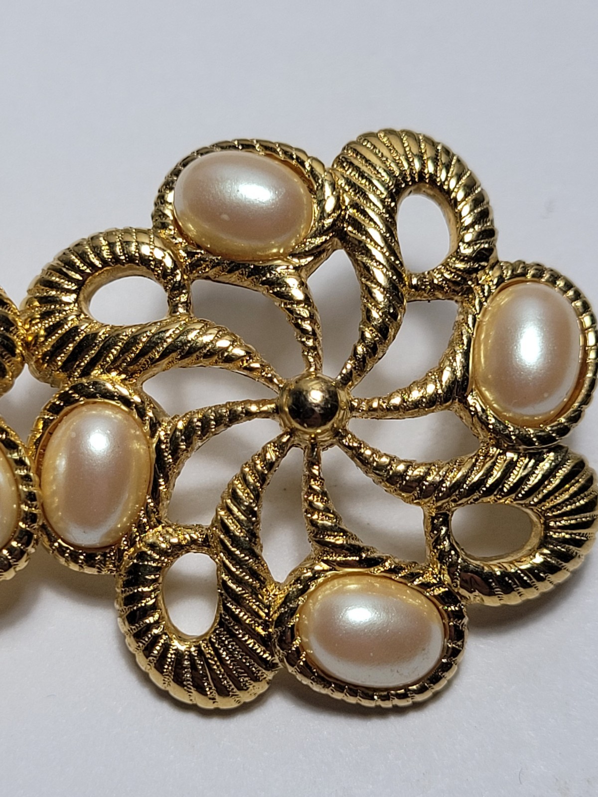 Vintage Yellow Gold-tone Faux Pearl Clip-On Earrings Fashion Costume Jewelry