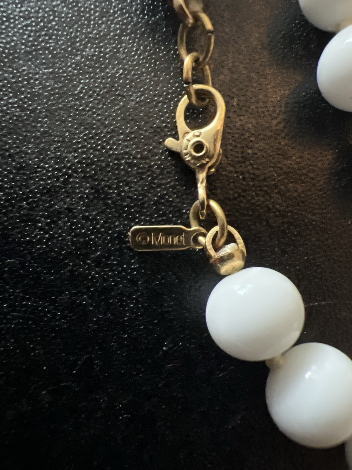 Monet vintage white bead bracelet – knotted glass gold-tone sister clasp 8″