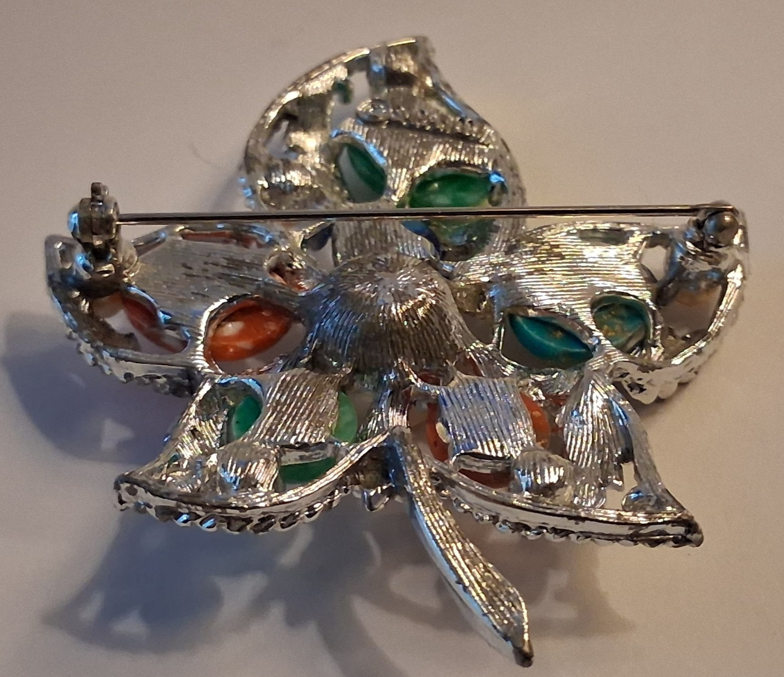 Vtg 1968 UV Glow SARAH COVENTRY Fantasy Brooch Silver Leaf Multicolor 3″ x 2.25″
