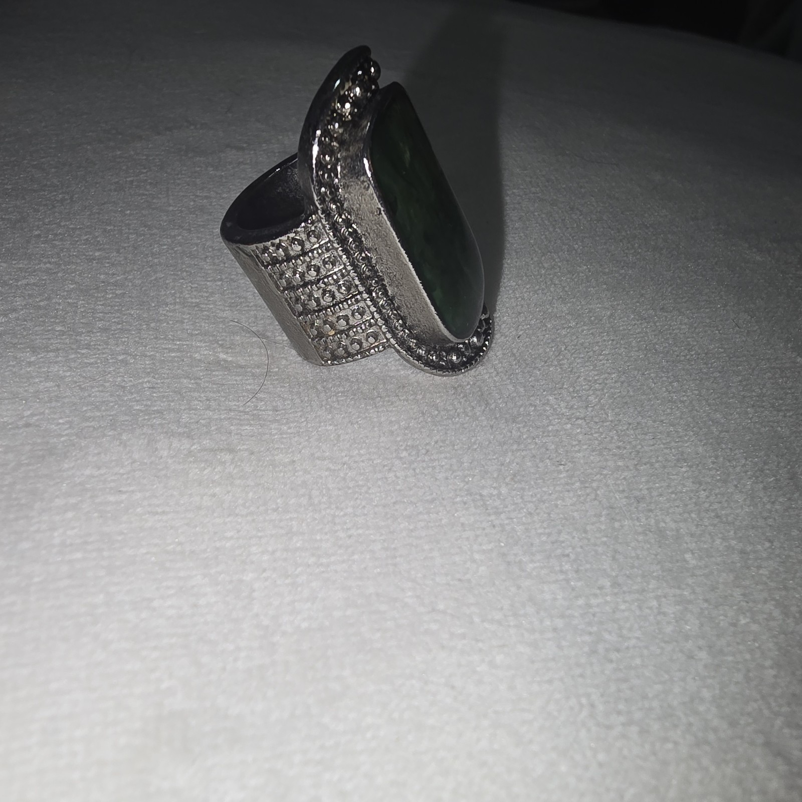 VINTAGE-RETRO Antique Look Silver Tone w/ Green Gem Dome Ring sz 8