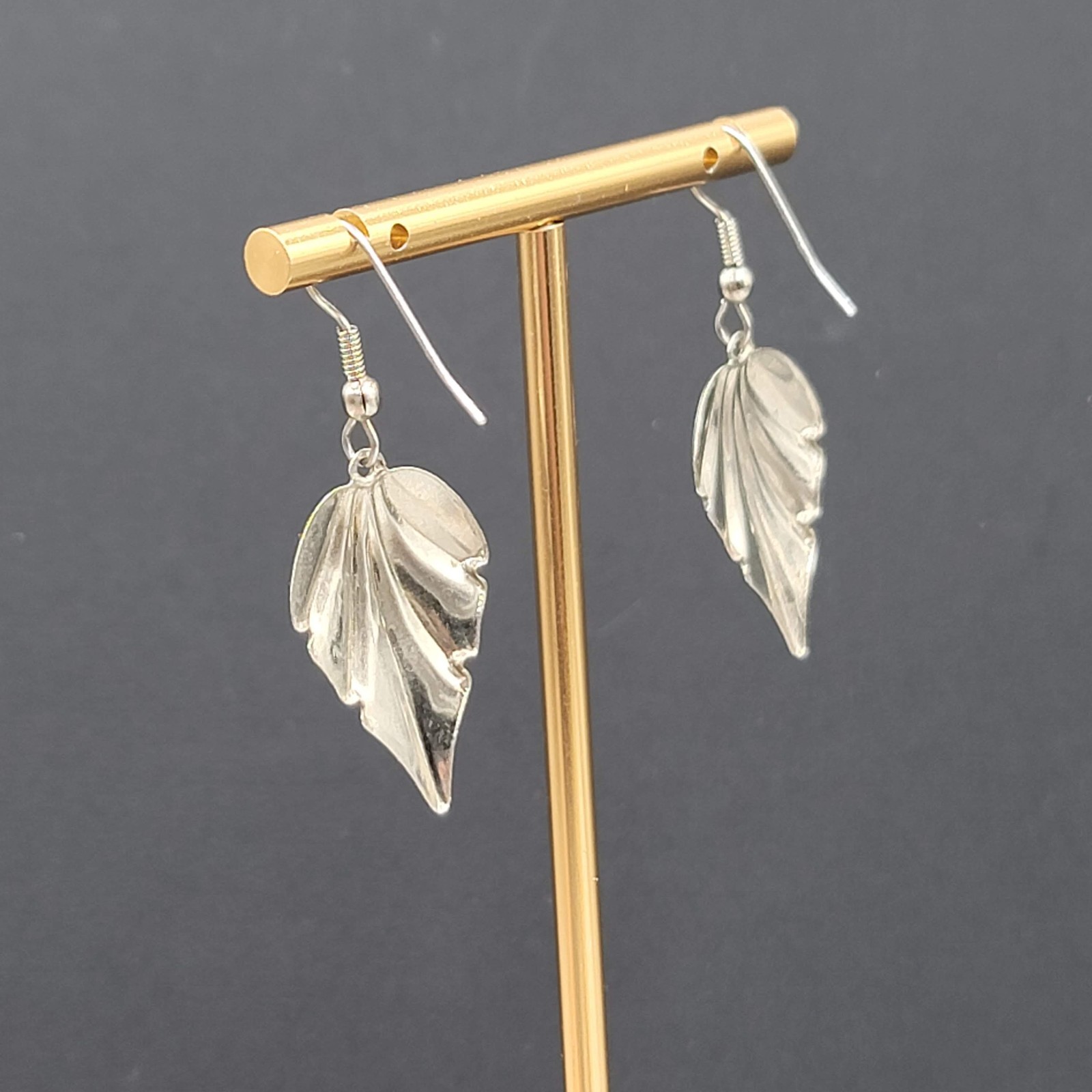 Vintage Pierced Earrings Silver tone Dangle Leaf 1 1/8″