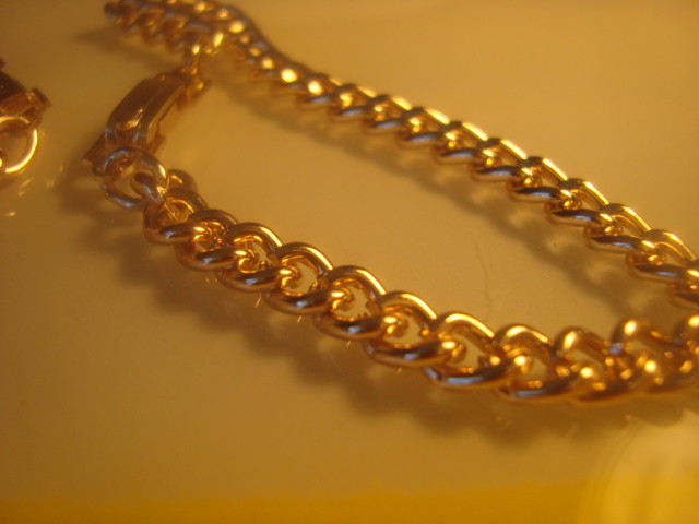 #5 Traditional design Lightweight 7 1/4″ Gold Plated aluminum CHARM Bracelets