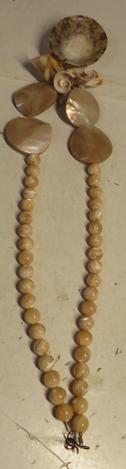 Vintage Sea Seashell Shell Pendant Necklace Handcrafted Beaded Brown Beige 20″