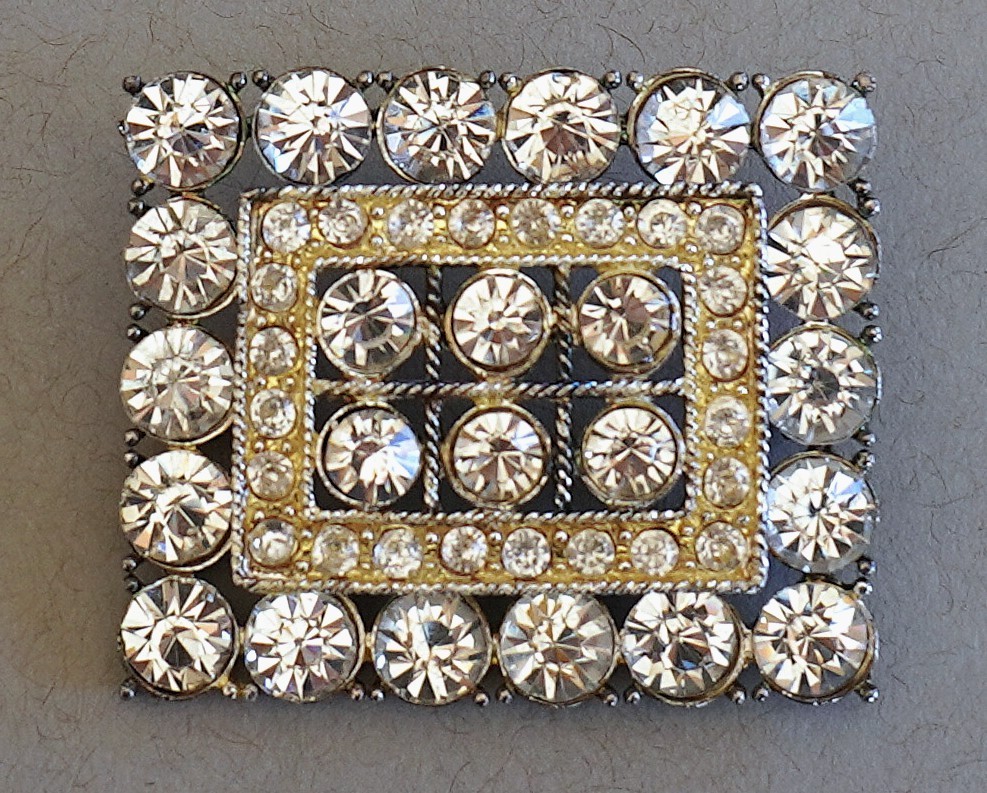 VTG 1920’s Art Deco Flapper Brooch – Prong Set Clear Glass Rhinestones 2″ x 1.5″