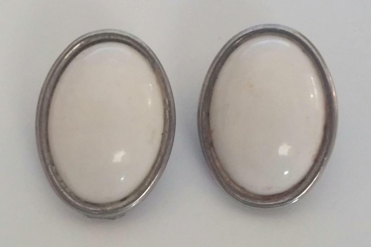 Vintage Retro Clip On Earrings Silver Tone With White Stones Bakelite