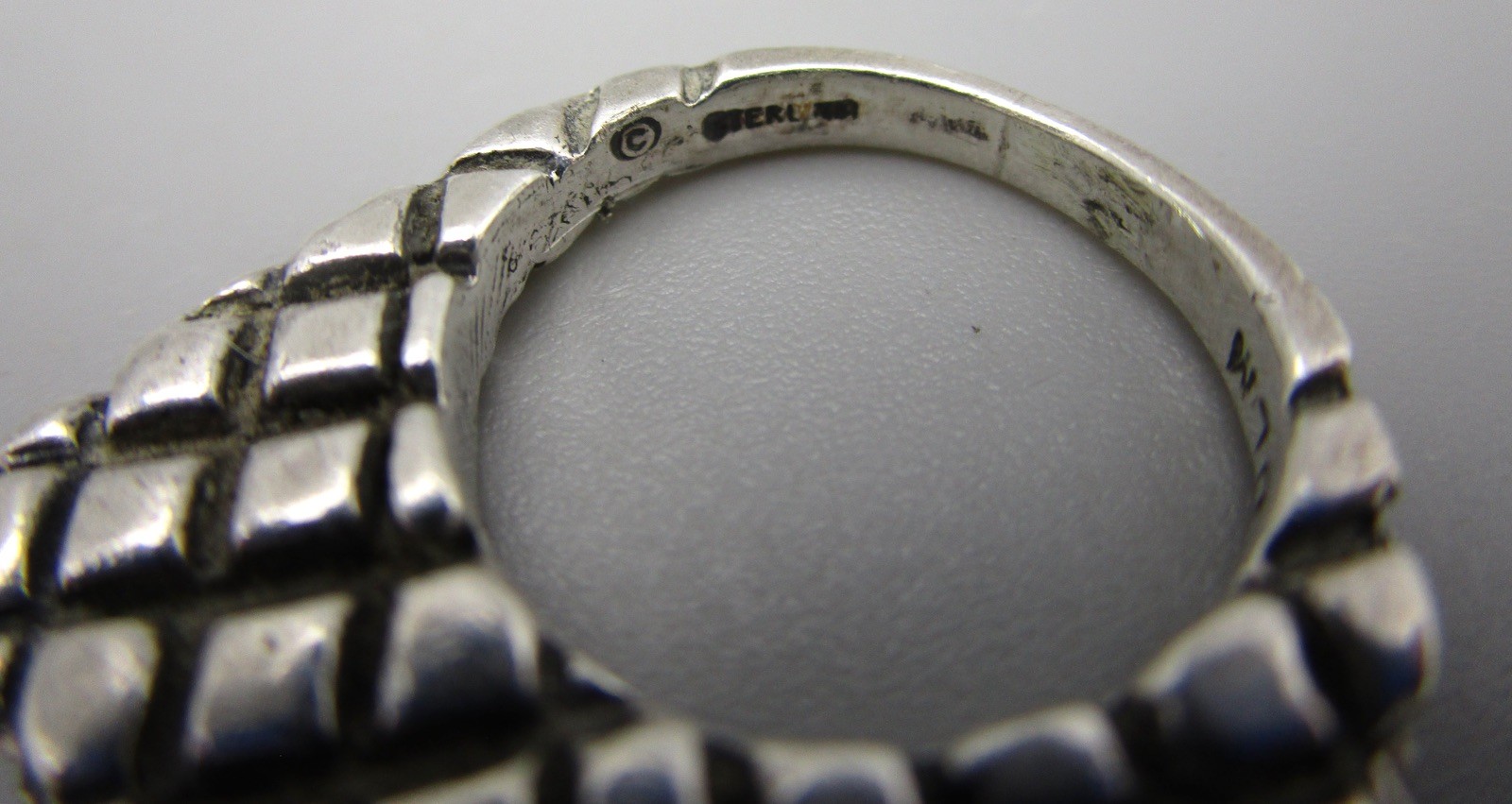 CLASSIC DIAN MALOUF STERLING CROSSHATCH STACK RING GUARD SZ 4.25 RET $190