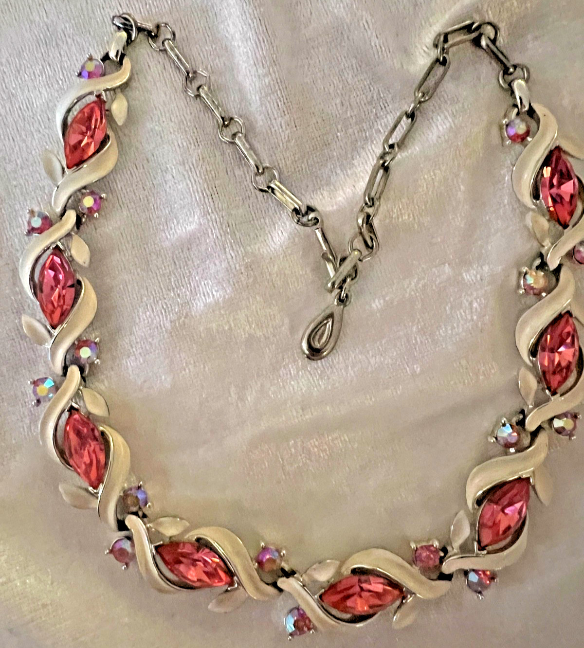 Vintage 1950 Lisner? Pink Rhinestone and White Enamel Parure. Stunning