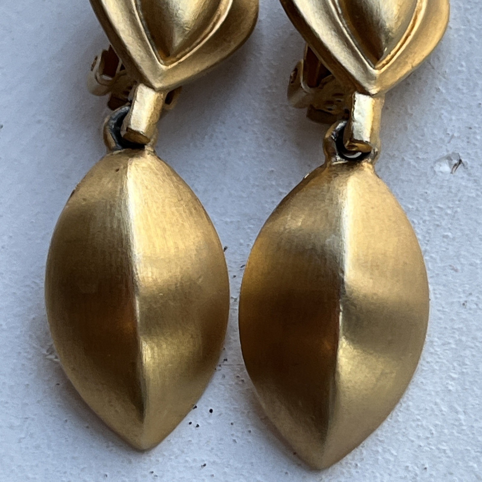 Vintage XEJA Matte Gold Dangle Drop Clip On Earrings Statement Classic