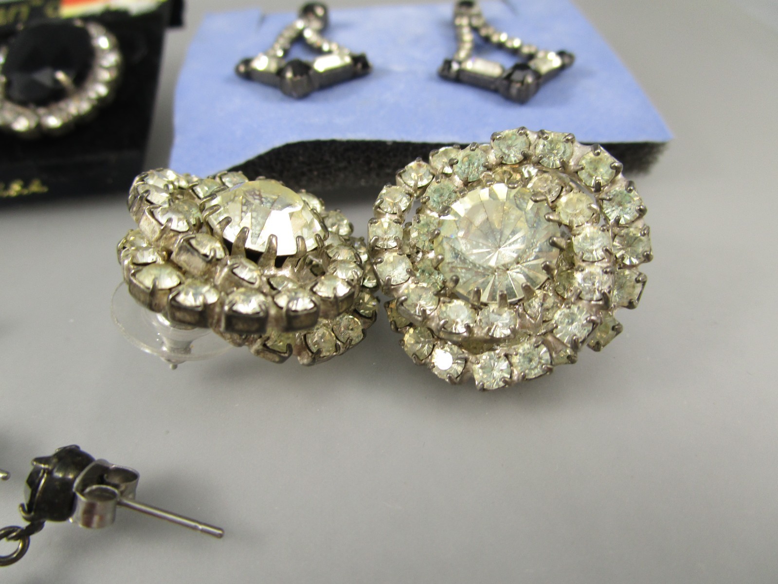 Vtg Mod Retro Varying Colors & Multi Styles LOT of 7 Post Pierced Earrings 152G
