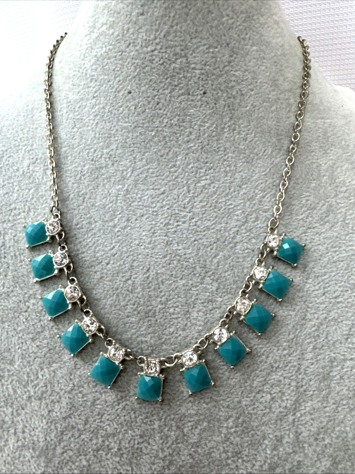 MILLENIALCORE VTG teal turquoise y2k 2000s 90s colorful Modernist Bib Necklace