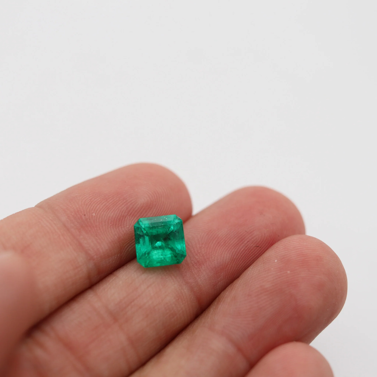 GIA CERTIFIED Colombian Emerald Square Shape Vivid Green 3.28 Carats