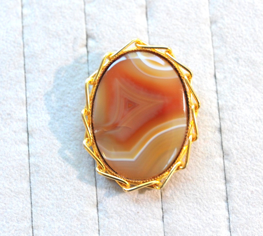 Brooch Pendant gold tone cabochon banded agate oval HL58