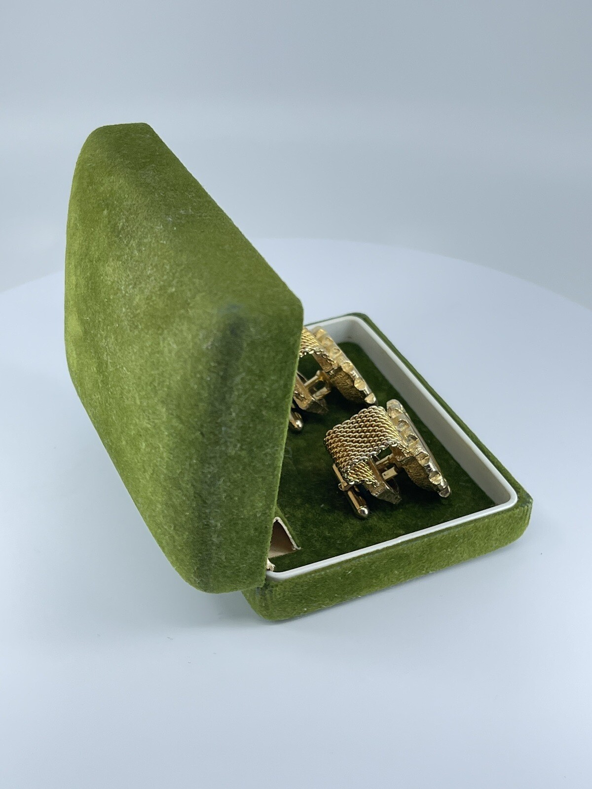 Swank Wrap Cufflinks oval green and brown resin Ruffled edge design