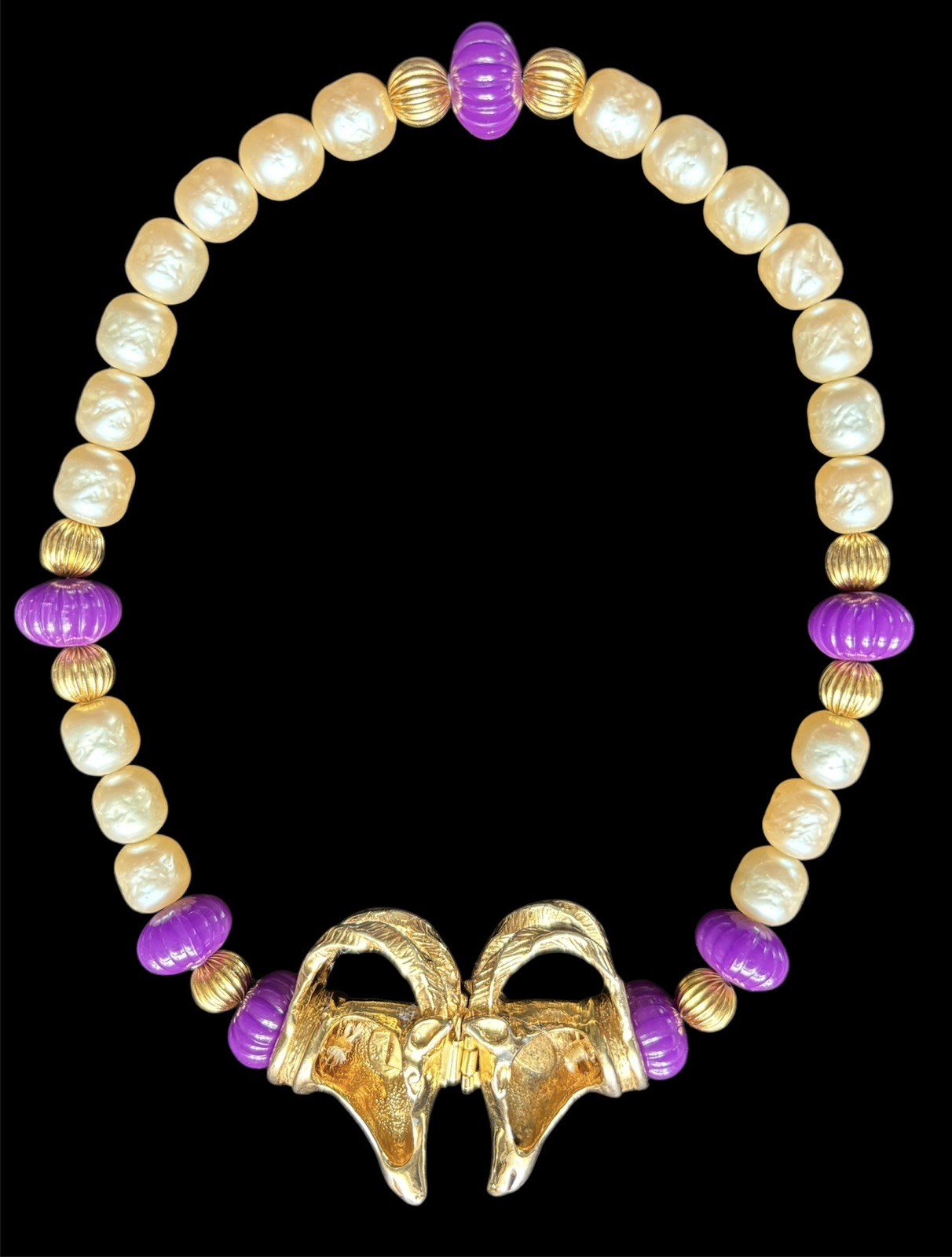 Vtg Gay Boyer Rams Signed Faux Pearl Gold Tone Beaded Choker Necklace 15.5”