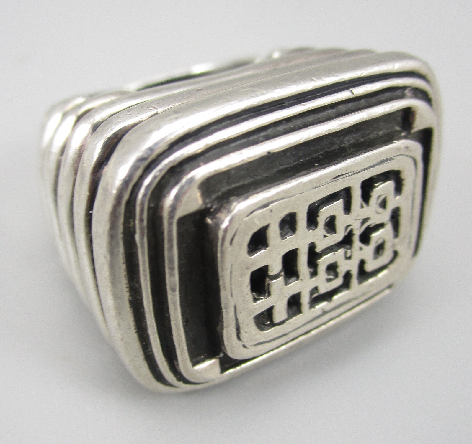 LOVELY DIAN MALOUF STERLING SILVER “DOUBLE HAPPINESS” STATEMENT RING SZ 6.75