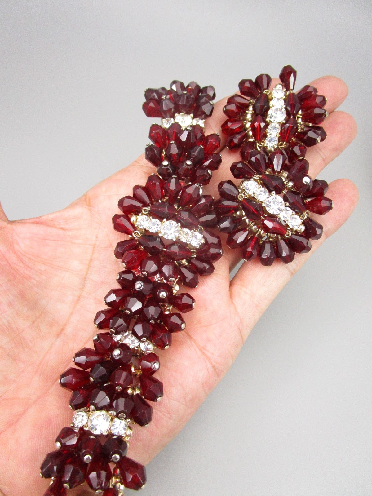 STUNNING 1960S RUBY BRIOLETTE CRYSTAL RHINESTONE CHA CHA BRACELET & EARRINGS SET