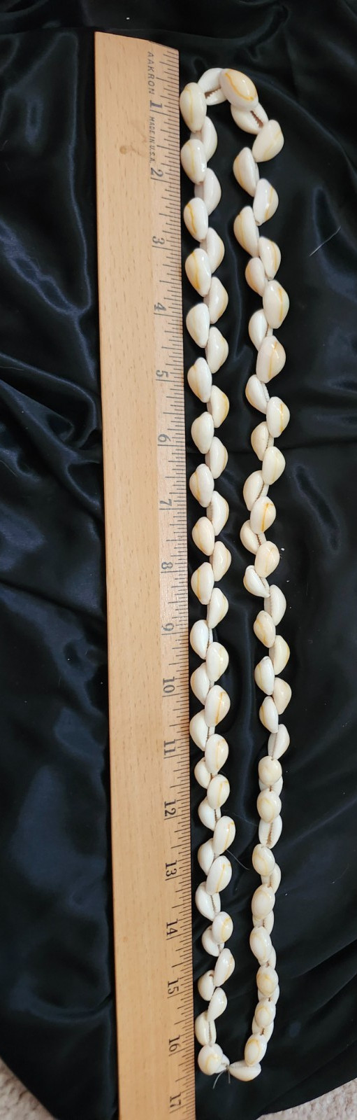 Vintage HAWAIIAN COWRIE SHELL Necklace 36″ 1970’s, VERY NICE & DAILY SHIPPING